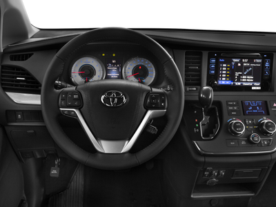 2017 Toyota Sienna SE 8 Passenger