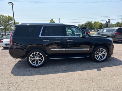 2019 Cadillac Escalade Luxury