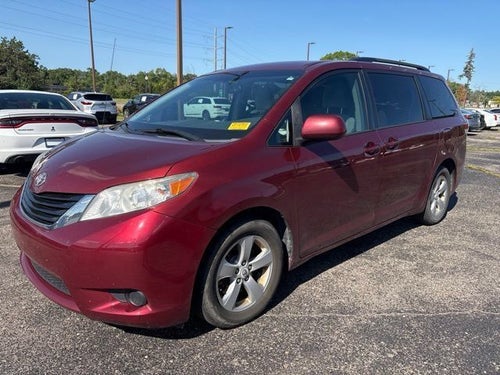 2012 Toyota Sienna LE 8 Passenger
