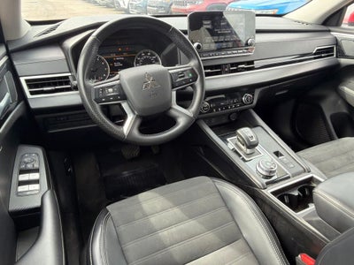 2024 Mitsubishi Outlander SE