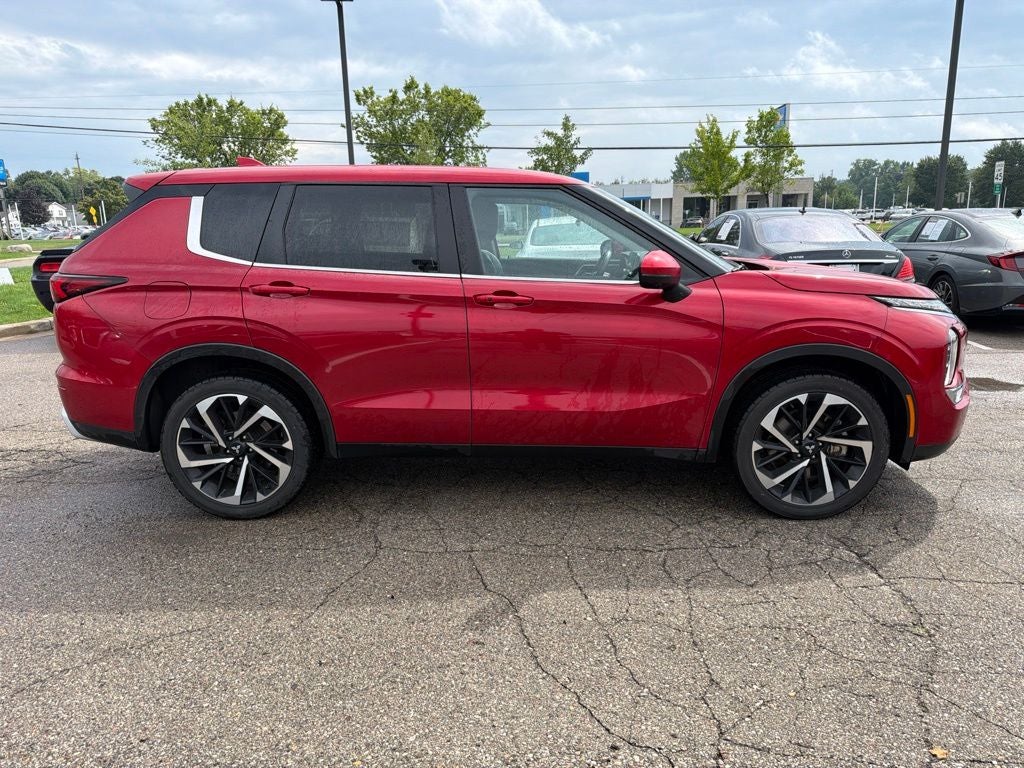 2024 Mitsubishi Outlander SE