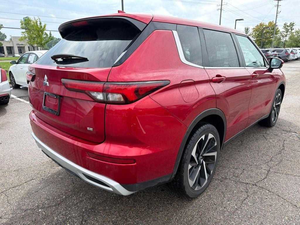 2024 Mitsubishi Outlander SE