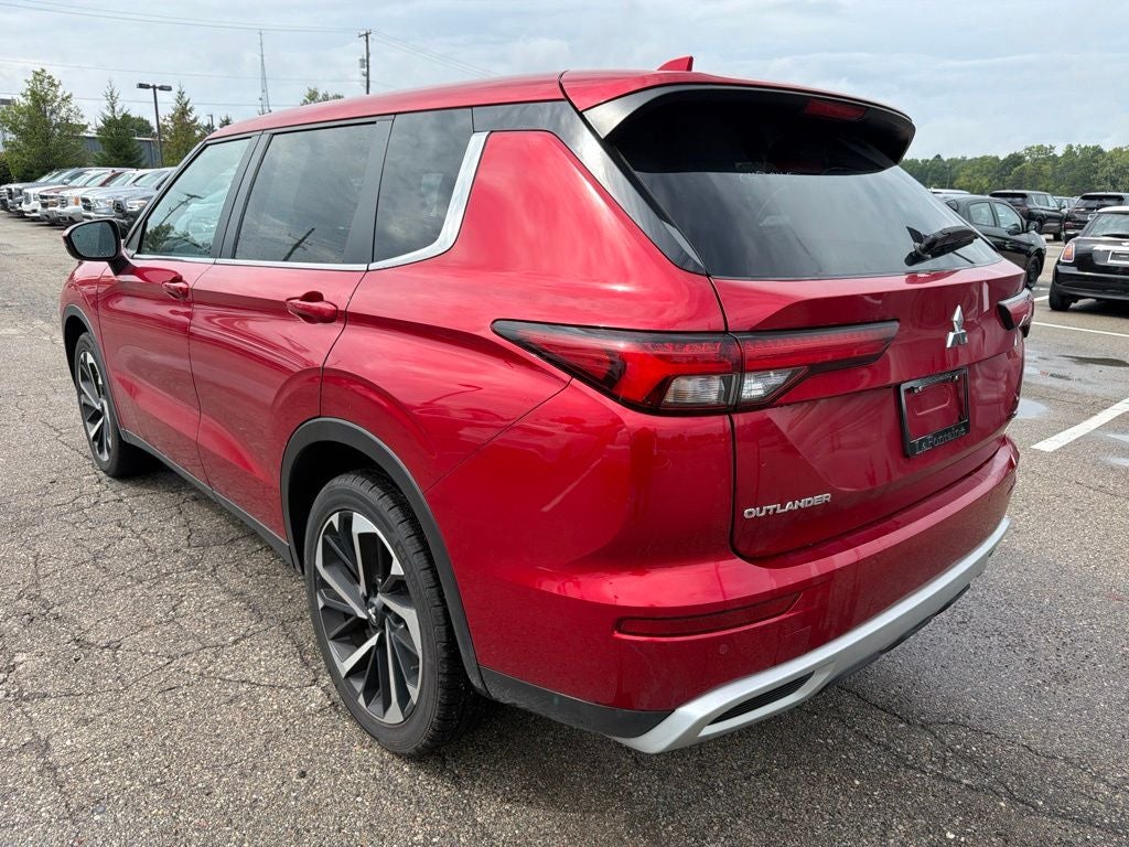 2024 Mitsubishi Outlander SE