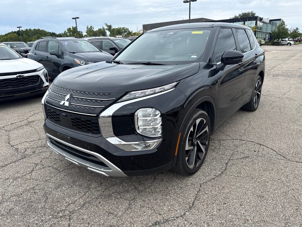 2024 Mitsubishi Outlander SE
