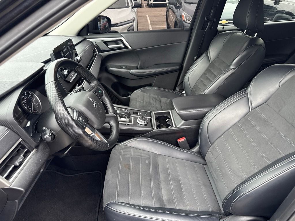 2024 Mitsubishi Outlander SE