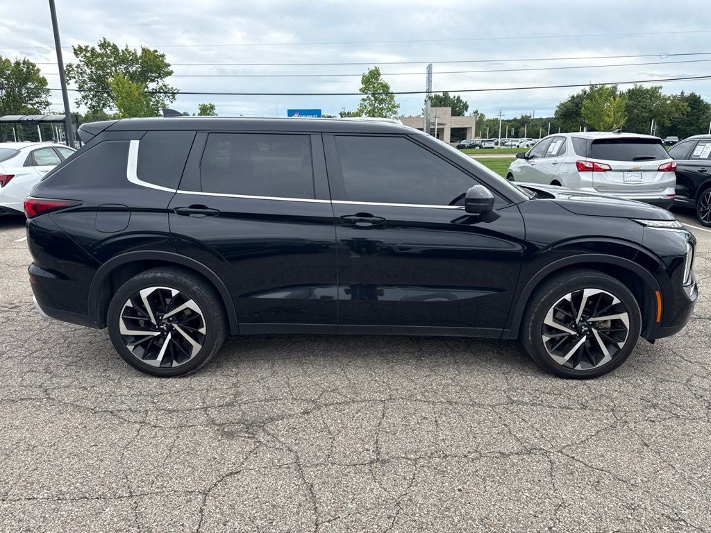 2024 Mitsubishi Outlander SE