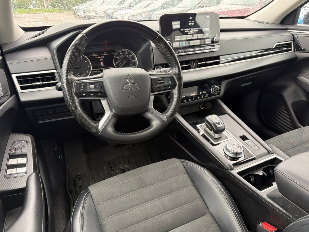 2024 Mitsubishi Outlander SE