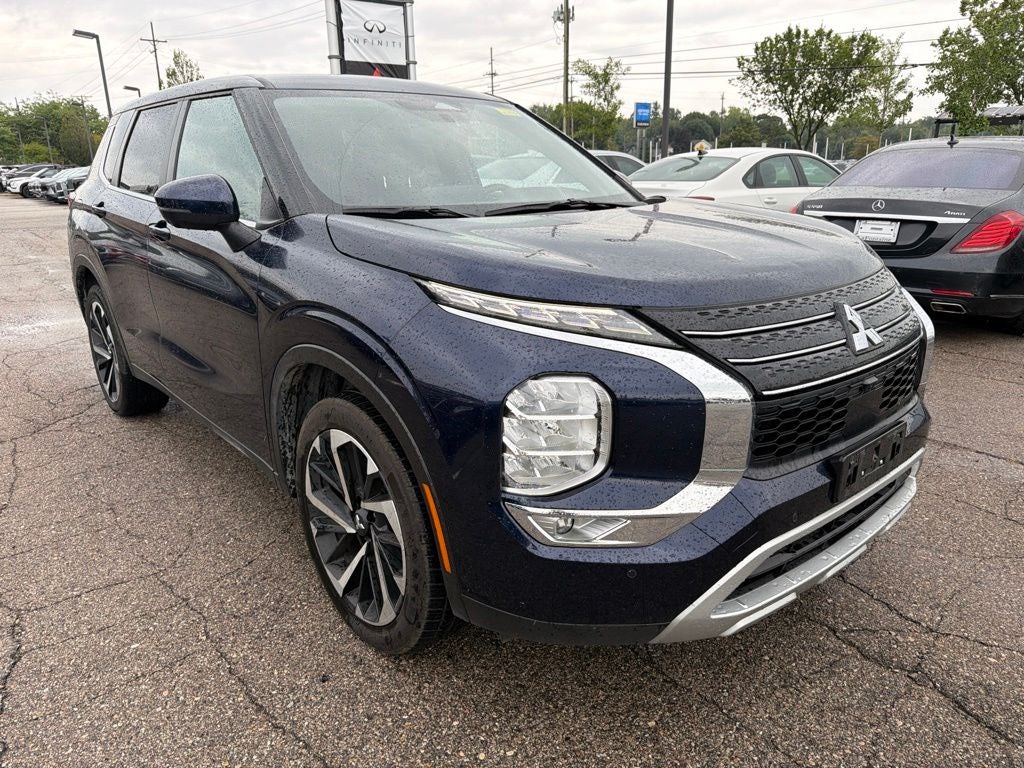 2024 Mitsubishi Outlander SE
