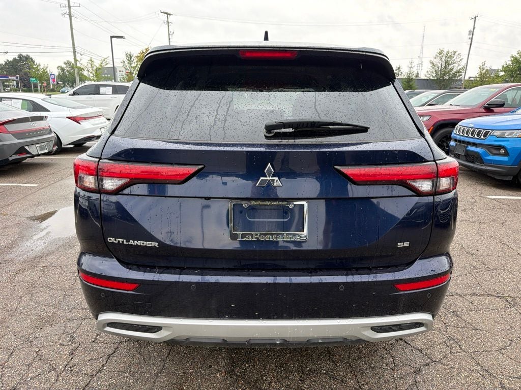 2024 Mitsubishi Outlander SE
