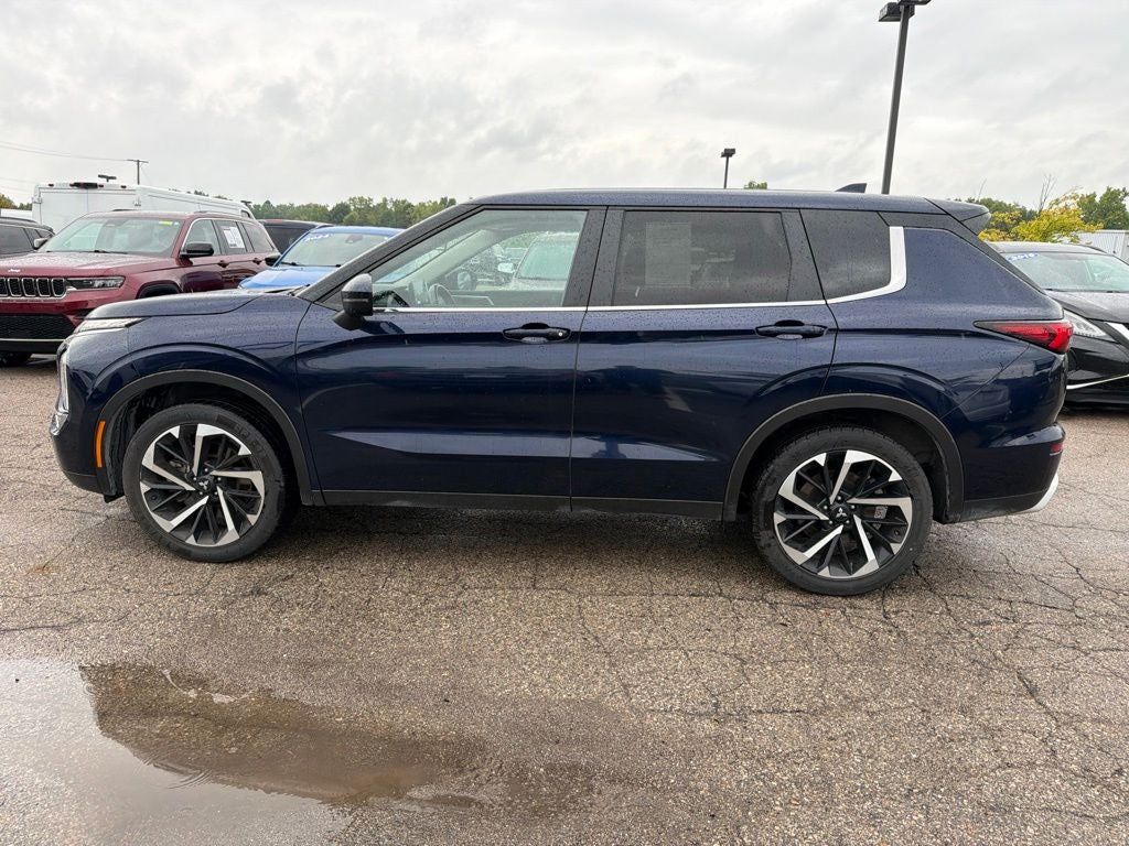 2024 Mitsubishi Outlander SE