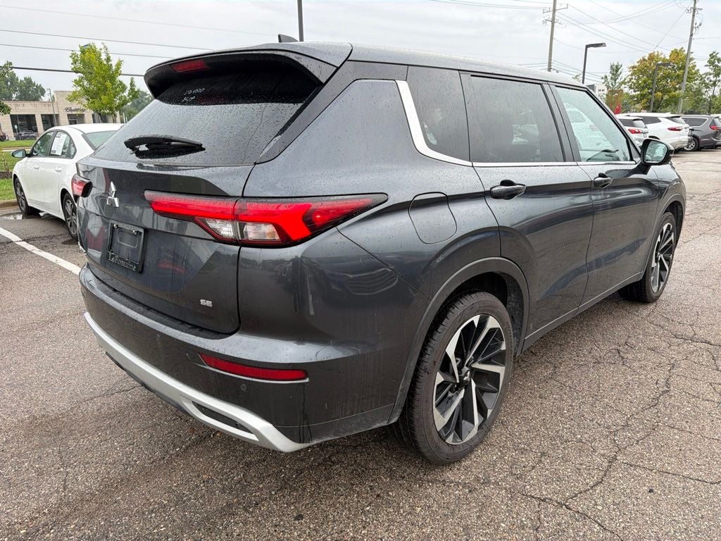 2024 Mitsubishi Outlander SE