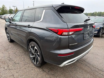 2024 Mitsubishi Outlander SE