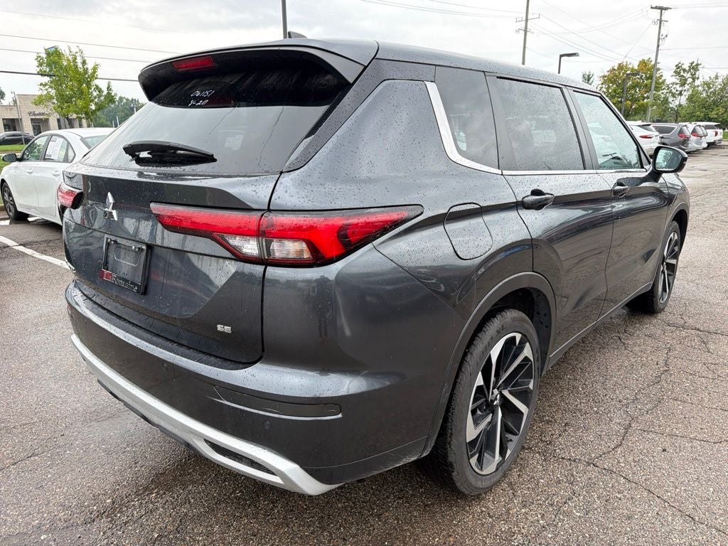2024 Mitsubishi Outlander SE