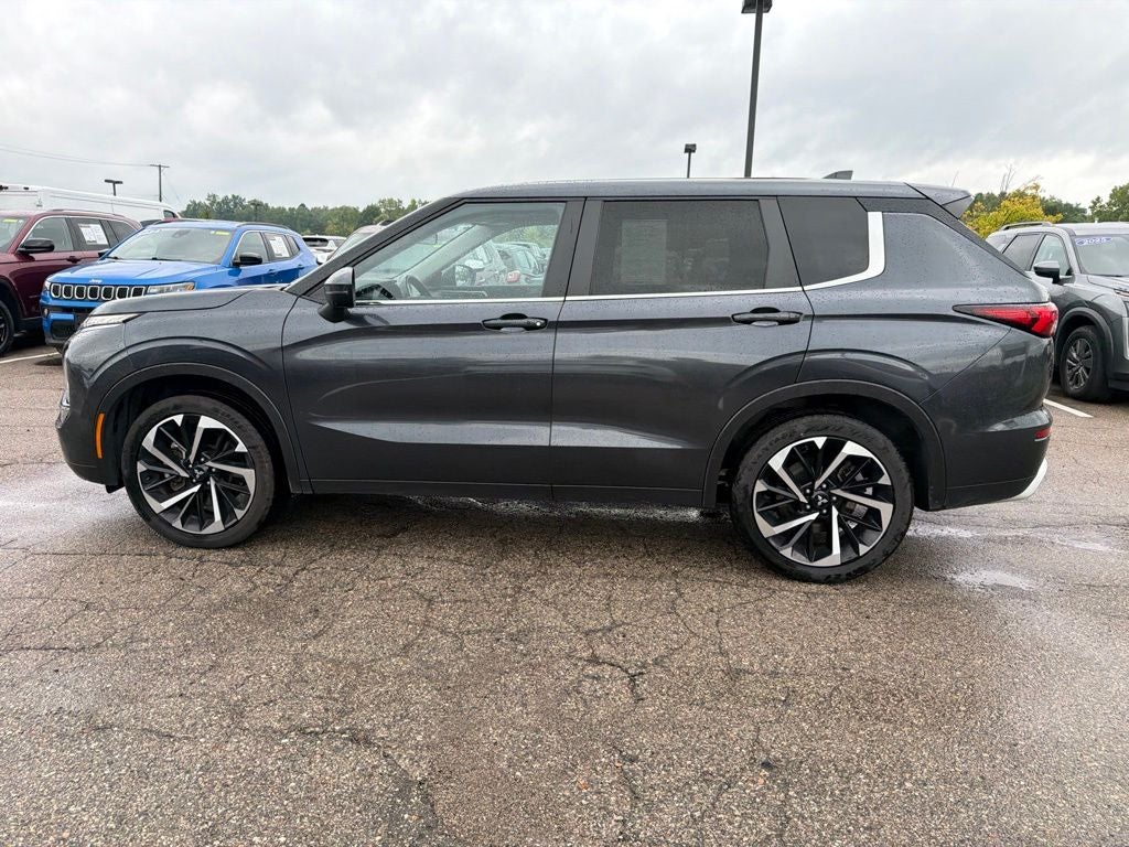 2024 Mitsubishi Outlander SE