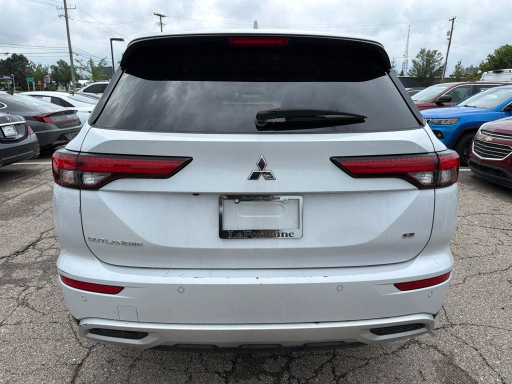 2024 Mitsubishi Outlander SE
