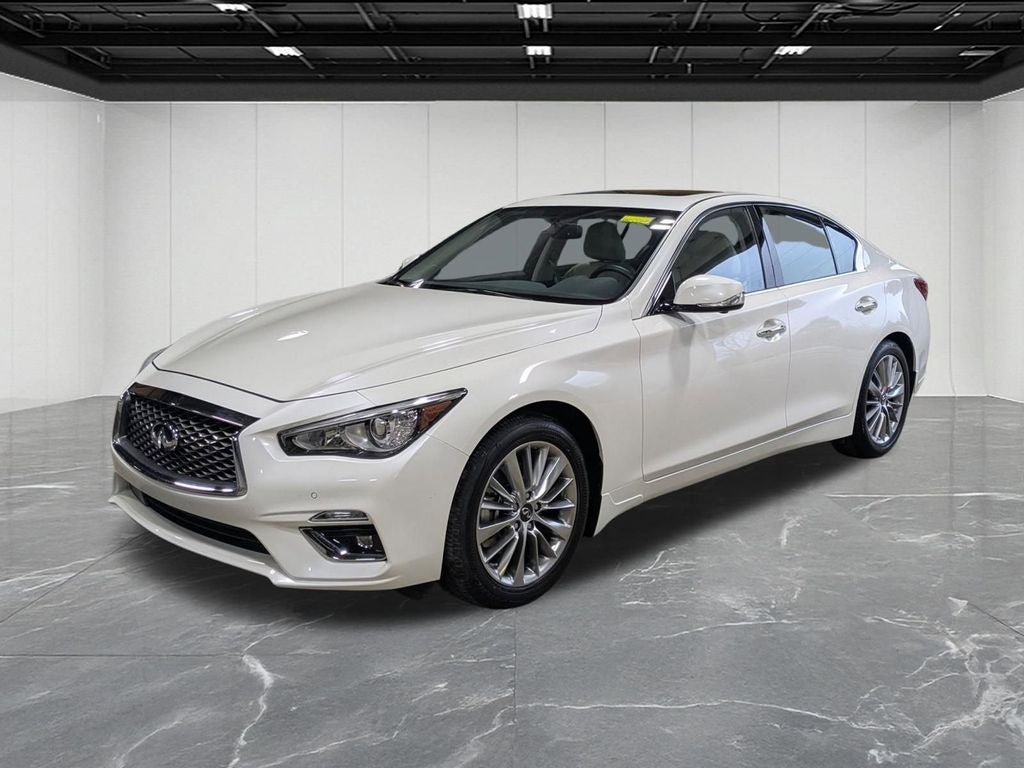 2023 INFINITI Q50 LUXE