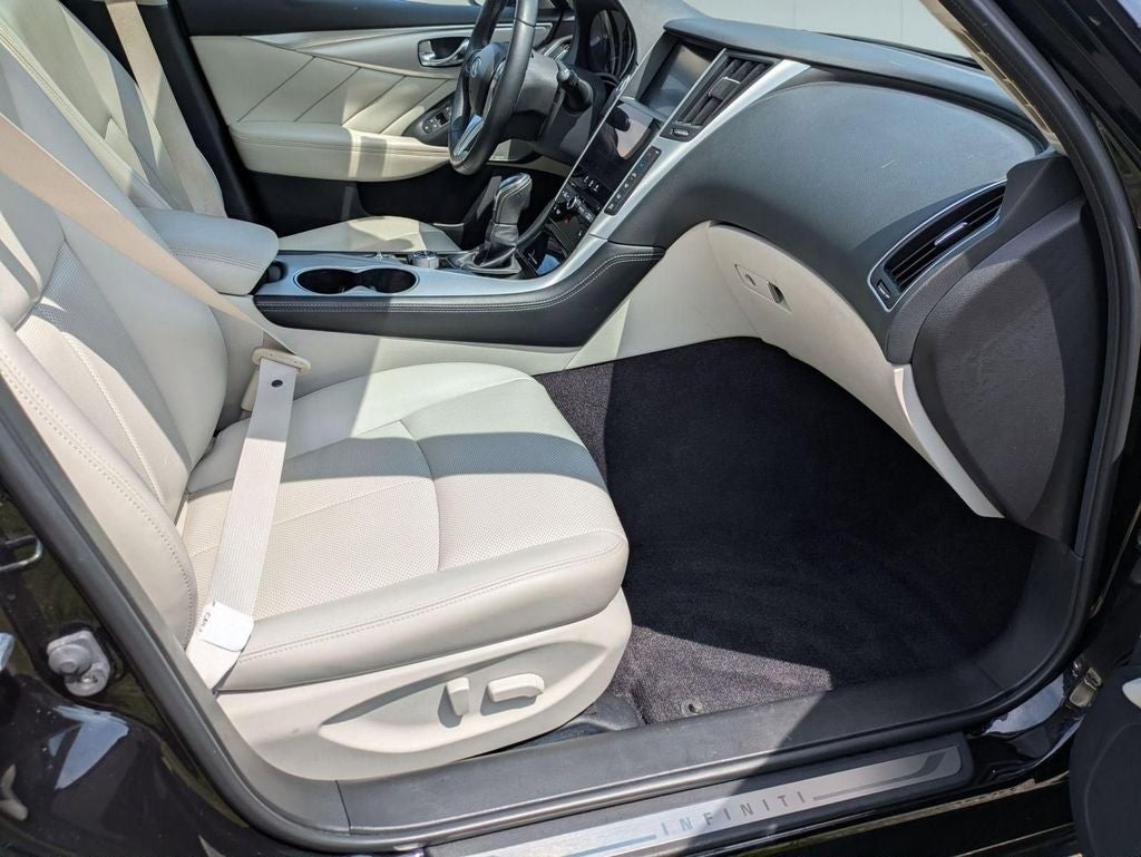 2023 INFINITI Q50 LUXE
