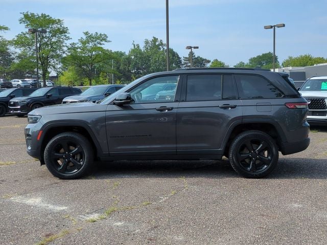 2022 Jeep Grand Cherokee Altitude