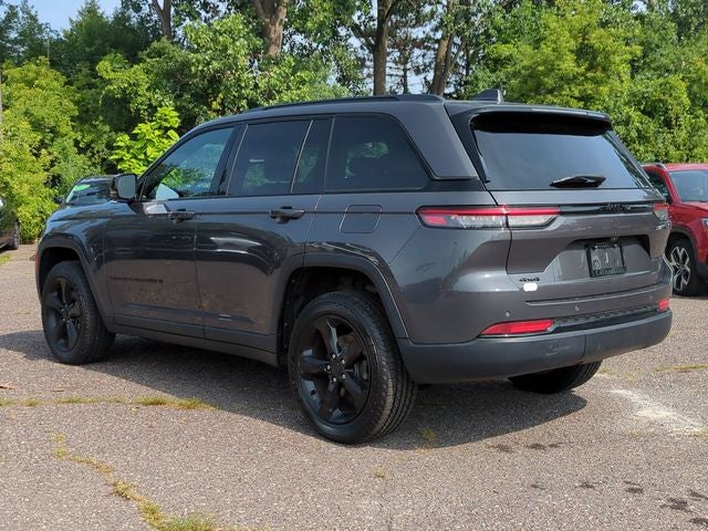 2022 Jeep Grand Cherokee Altitude