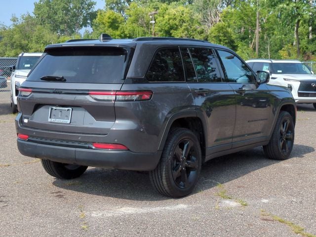 2022 Jeep Grand Cherokee Altitude
