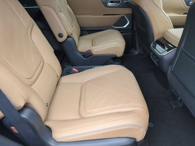 2027 INFINITI QX80 LUXE