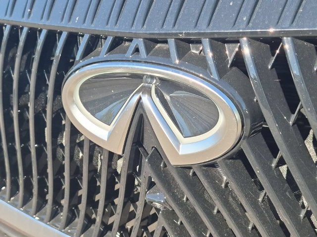 2027 INFINITI QX80 LUXE