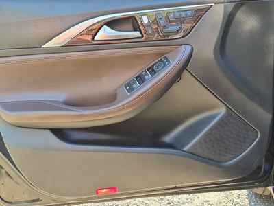 2017 INFINITI QX30 Premium