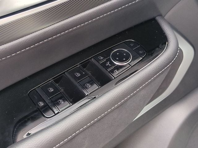 2027 INFINITI QX80 LUXE