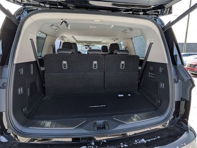 2026 INFINITI QX80 LUXE