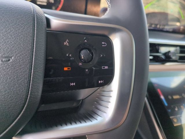 2027 INFINITI QX80 LUXE