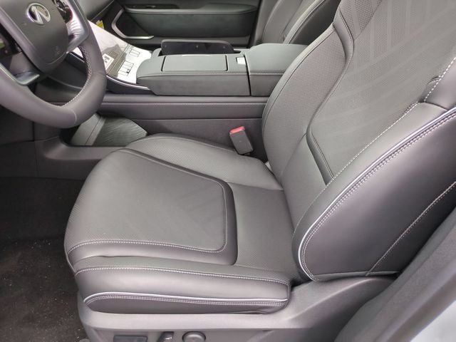 2027 INFINITI QX80 LUXE