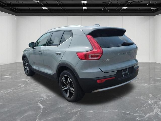 2025 Volvo XC40 B5 Core