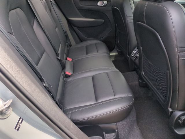 2025 Volvo XC40 B5 Core