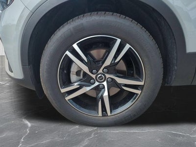 2025 Volvo XC40 B5 Core