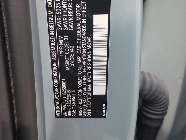 2025 Volvo XC40 B5 Core