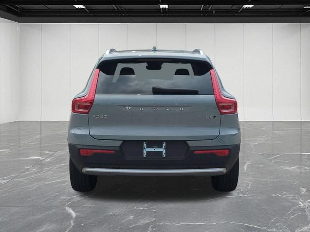 2025 Volvo XC40 B5 Core
