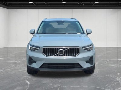 2025 Volvo XC40 B5 Core