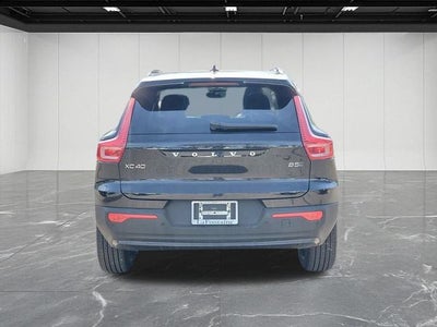 2023 Volvo XC40 B5 Plus Dark Theme