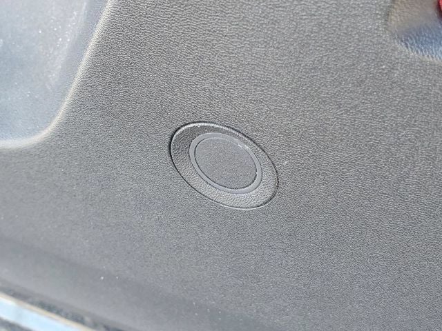2023 Volvo XC40 B5 Plus Dark Theme