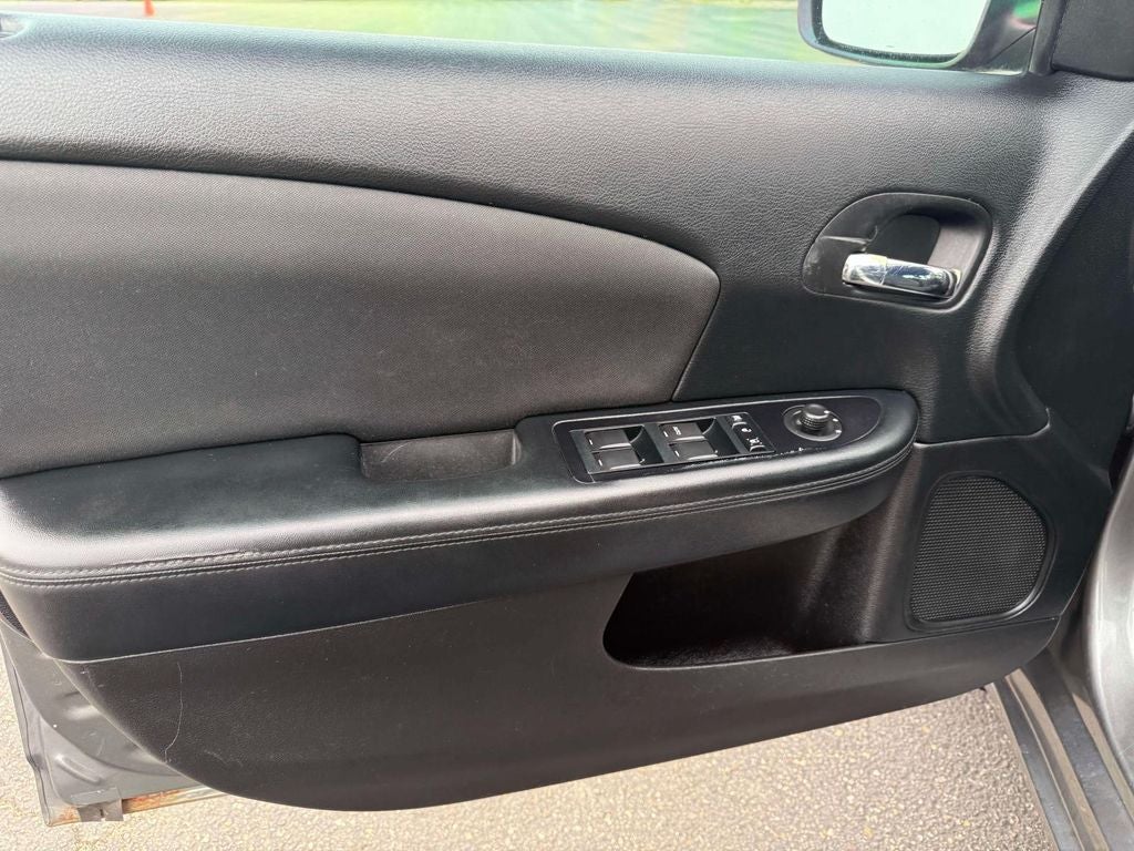 2012 Chrysler 200 LX