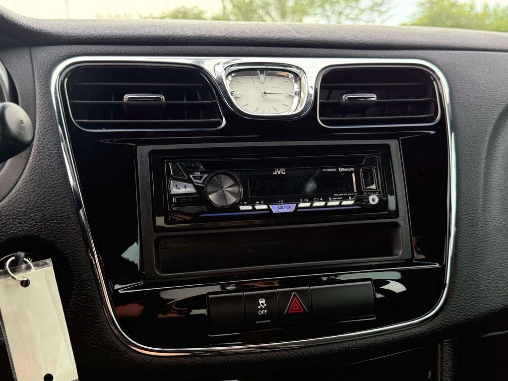 2012 Chrysler 200 LX