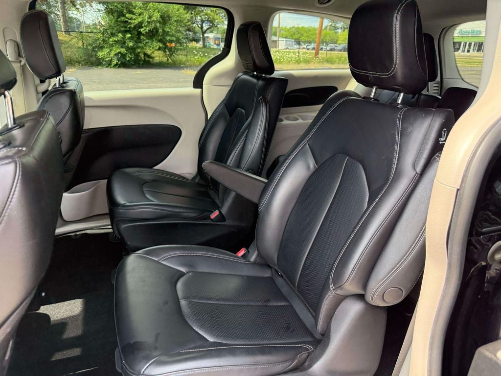 2023 Chrysler Pacifica Hybrid Touring L
