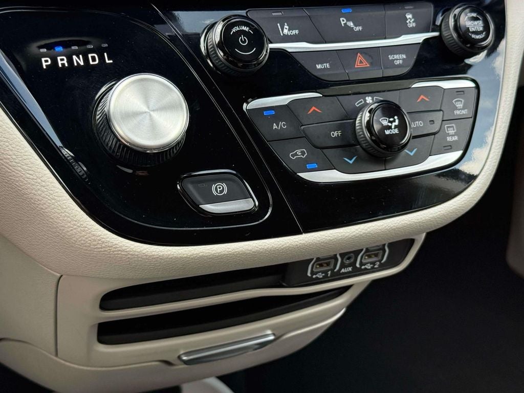 2023 Chrysler Pacifica Hybrid Touring L