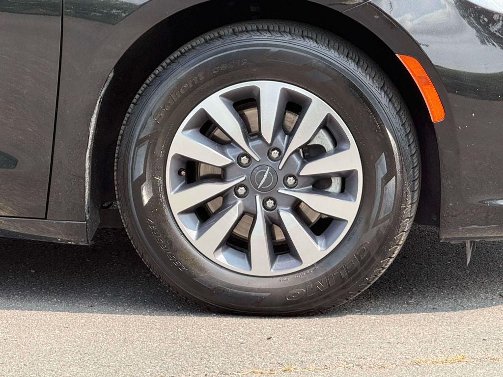2023 Chrysler Pacifica Hybrid Touring L