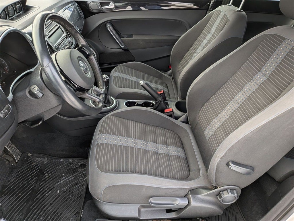 2012 Volkswagen Beetle 2.0 TSi