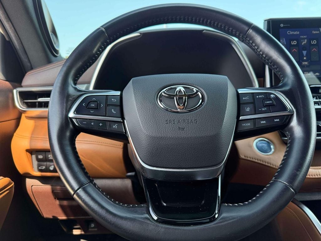 2021 Toyota Highlander Hybrid Platinum