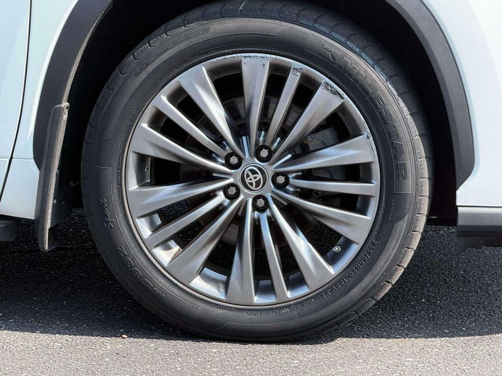 2021 Toyota Highlander Hybrid Platinum