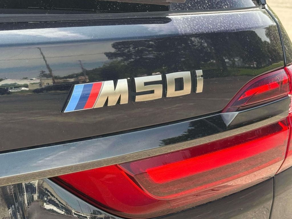 2021 BMW X7 M50i