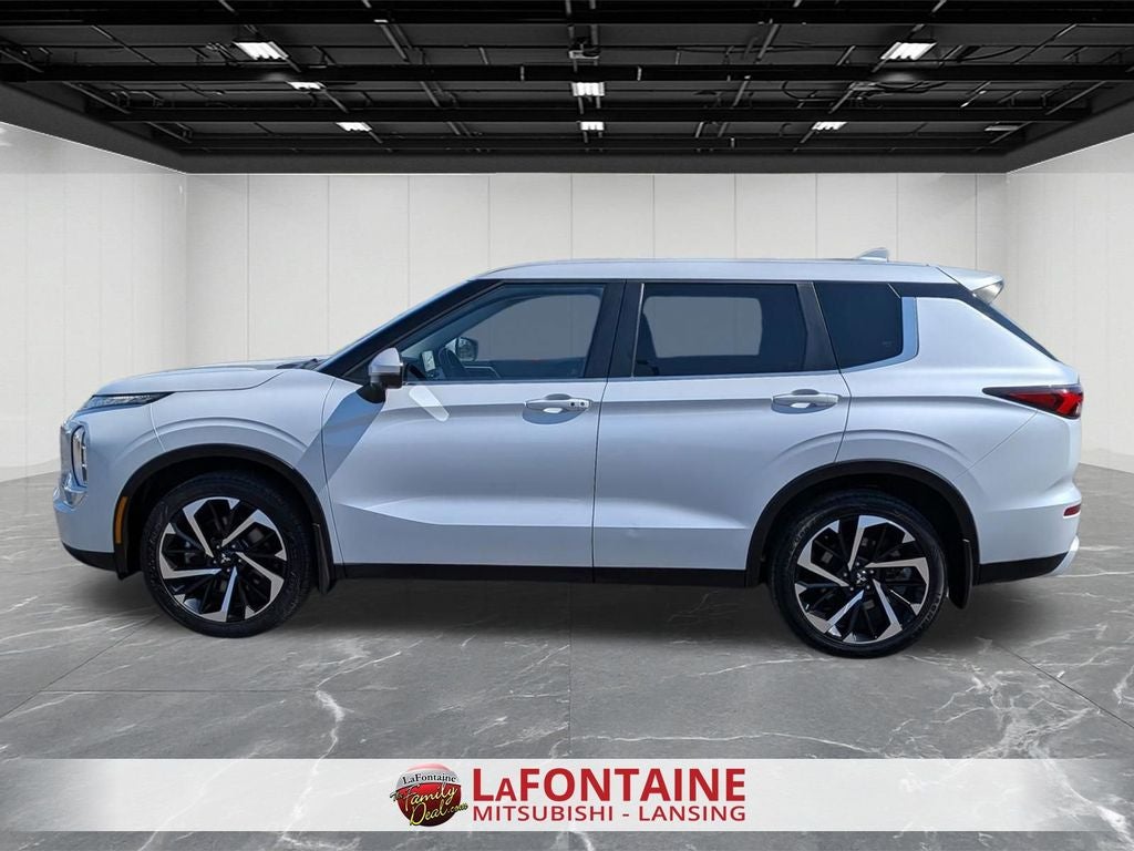 2023 Mitsubishi Outlander SE Black Edition