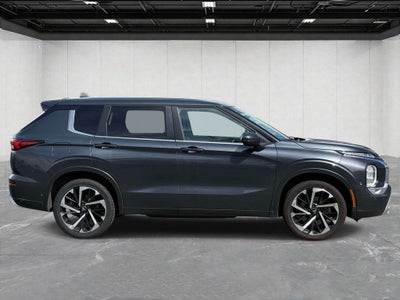 2024 Mitsubishi Outlander SE Black Edition